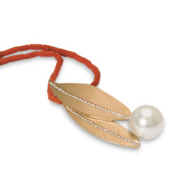 La Preziosa - pendant with pearl, redgold, handcraft