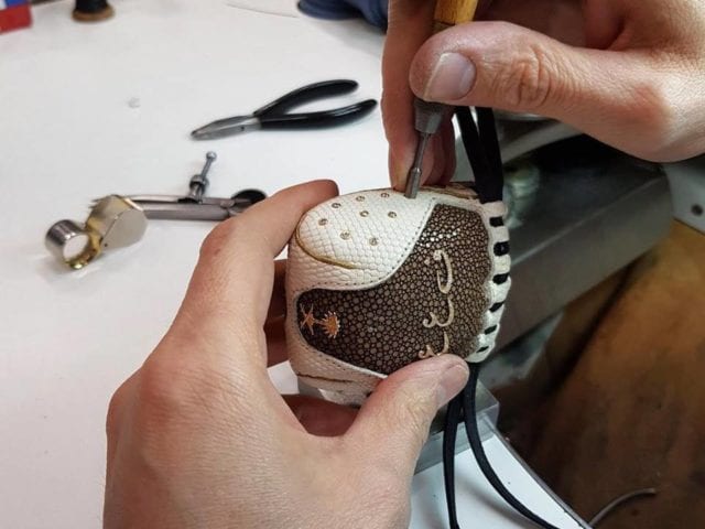 Feinste Handarbeit