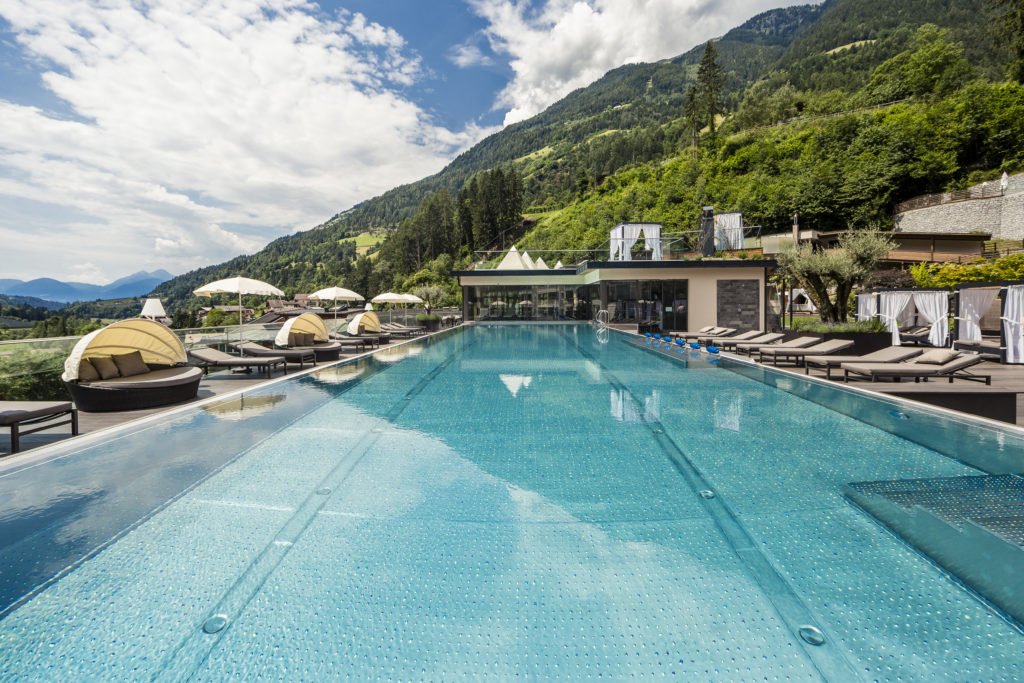 Quellenhof Luxury Resort Schwimmbad